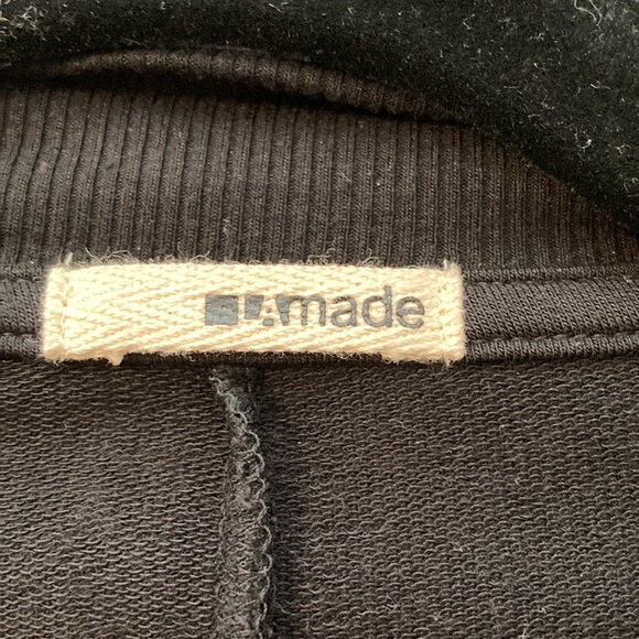 Lightweight jacket - Picture 2 of 3